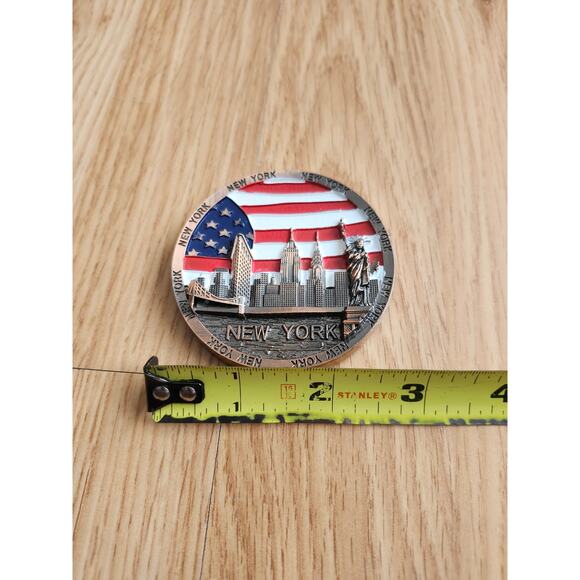 3D New York City Skyline Magnet with Statue of Liberty & Flag Souvenir Decor - Picture 2 of 7